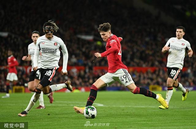 个展示黄潜 个展示黄潜